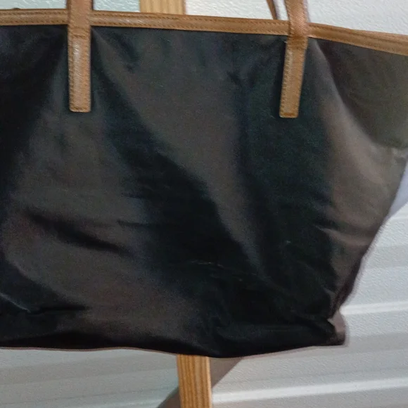 Michael Kors Black and Tan Structured Tote with Gold Hardware - Picture 8 of 16